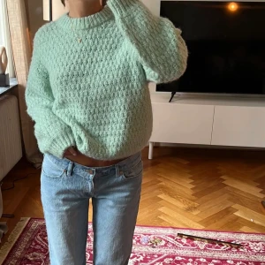 Stickad tröja  - Stickad tröja från märket envii. Jätte skönt material. Använt denna 1 gång. Som ny! Nypris 900kr. 