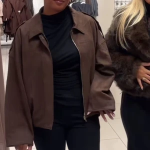 Jacka - Jacka från missay. Zara dupe typ. Kostar 549 ny. Använd max 8 ggr av mig.