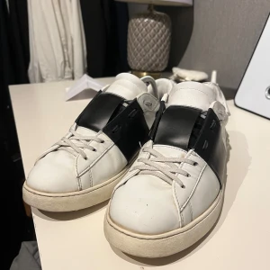 Valentino skor  - Ett par valentino skor i fint skick!