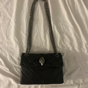 Kurt Geiger väska  - Bra skick köpt för 2 månader sedan❤️