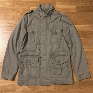 Field Jacka  - Säljer nu min Topman Field Jacka 
