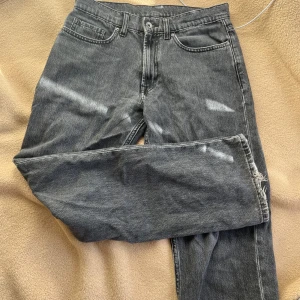 Jeans  - Hej säljer dessa super snygga jeans då den inte kommer till användning någon mer st är 34 men passar även 36