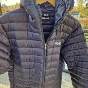 8848 dunjacka - 8848 dunjacka köptes för 2 år sedan Nypris 1500 kr