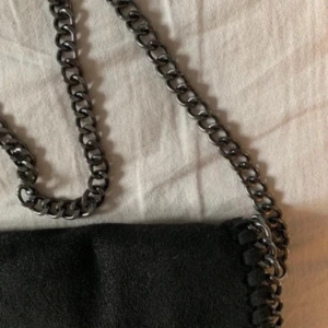 Väska - Jättesöt väska köpt i Spanien för ett tag sen. Använd några gånger men kommer inte mer till användning 💗