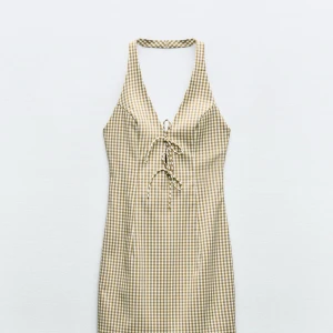 Klänning från Zara - Oanvänd med prislappen kvar 