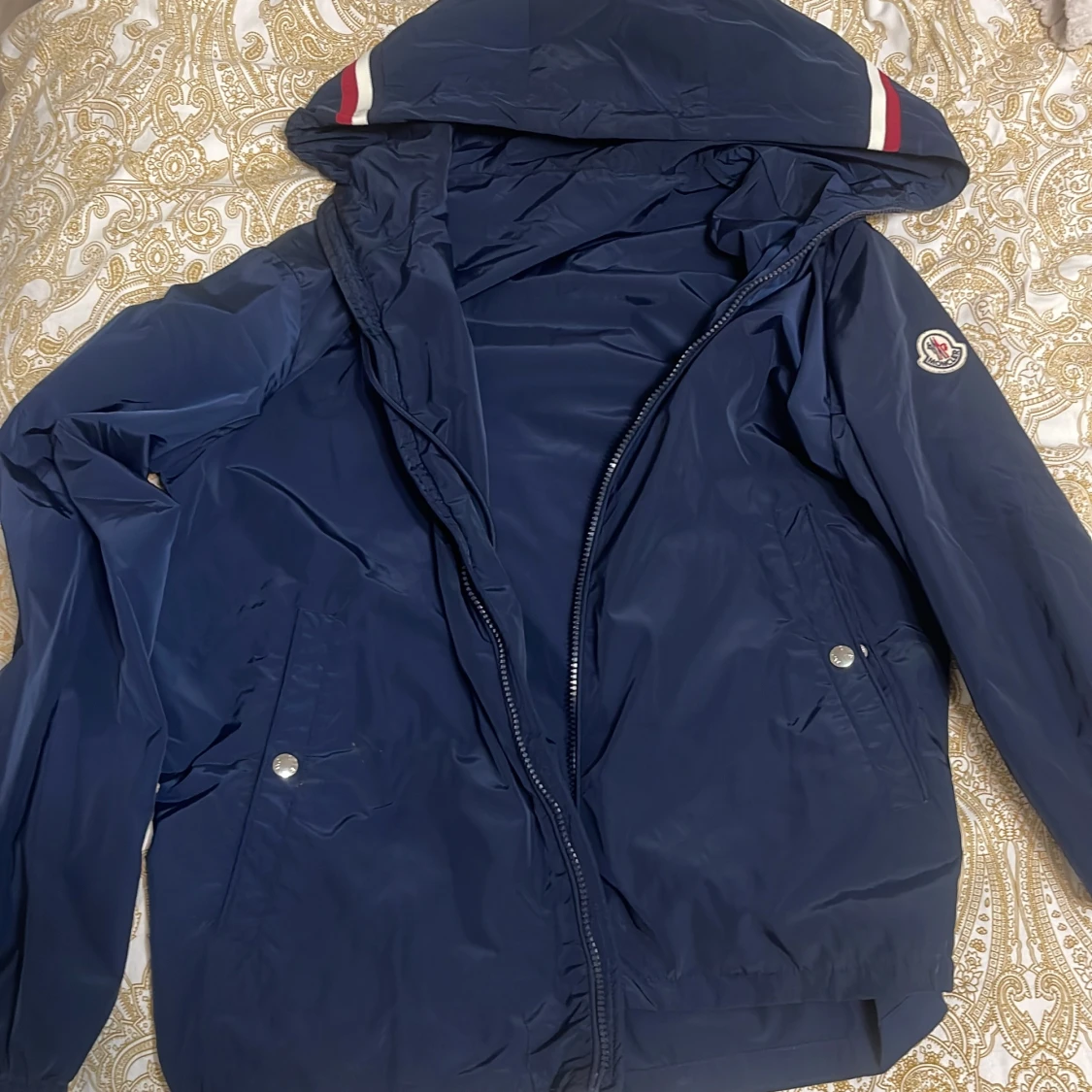 Blå vindjacka från Moncler