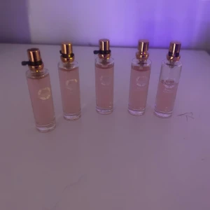 5st 15ml NG parfym - 5 st, 15 ml  Alla helt nya förutom 2 som är lite sprayade, se bilder 4 med original förpackning, en utan