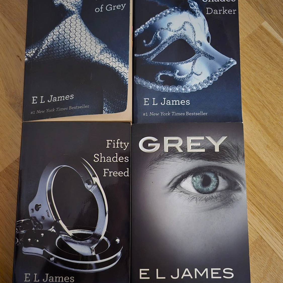 Bokserie av E L James