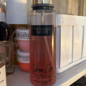 Sheer Love Fragrance Mist från Victoria's Secret - Kommer inte till användning längre💗