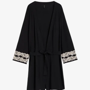 Intimissimi morgonrock  - Så skön och snygg morgonrock från Intimissimi🌸 Endast testad och i nyskick🌞 Orginalpris 859 men säljer för mycket billigare✨ I storlek S/M