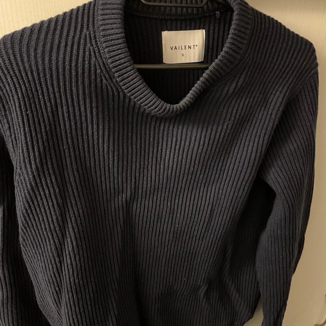 Ribbad tröja från Vaileint
