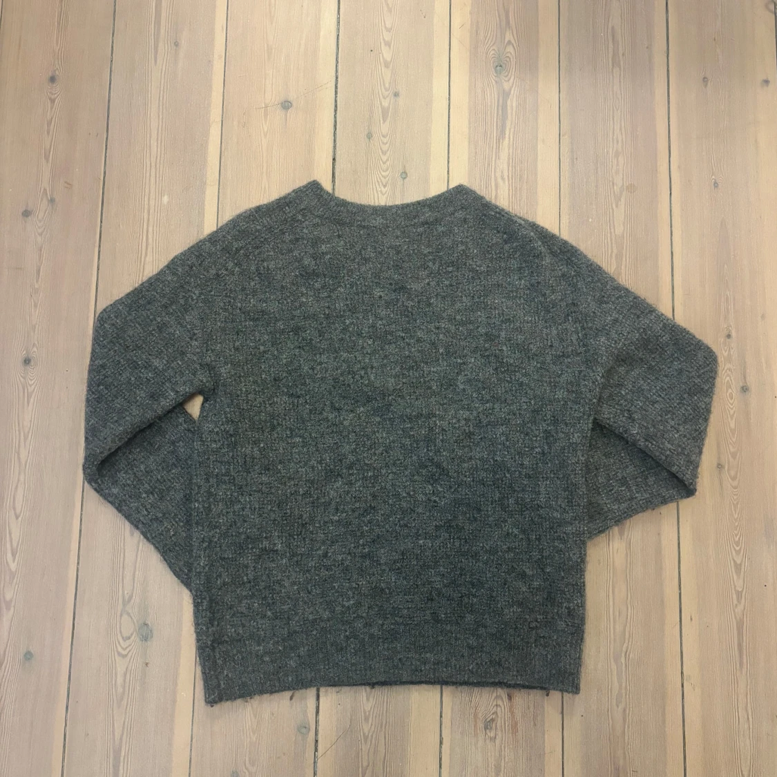 Grå stickad tröja från Lindex  - 91