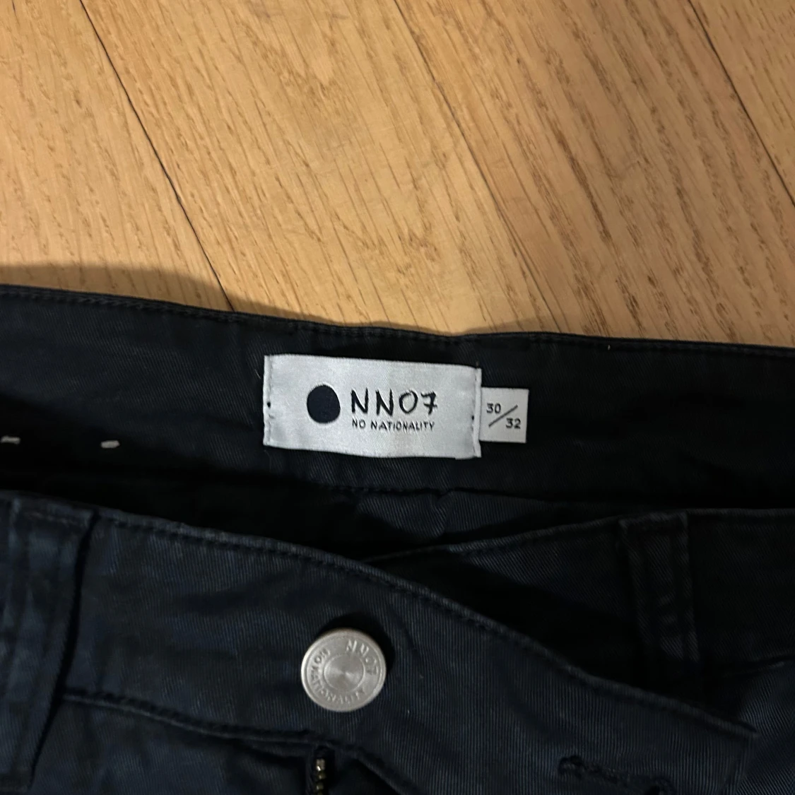 Marinblå chinos från NN07 - 90