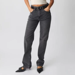 jeans från Gina Tricot  - Snygga jeans från Gina tricot strl 34. Supersnygga och sköna!😘 lägg bud eller köp direkt🤗