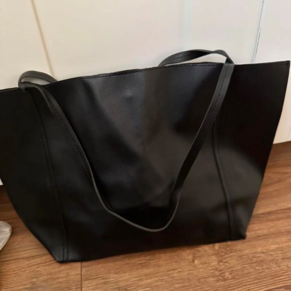 Svart axelväska i skinn