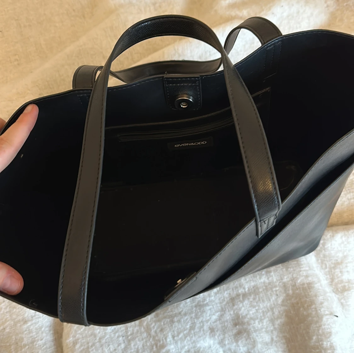 Svart axelväska i skinn - 91