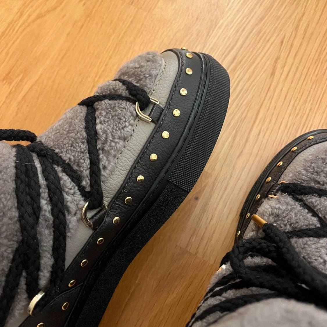 Inuikii Curly Rock Taupe - 91