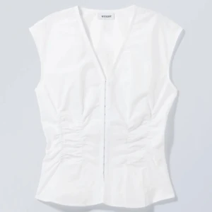 Weekday topp  - Säljer denna sjukt snygga toppen från weekday!