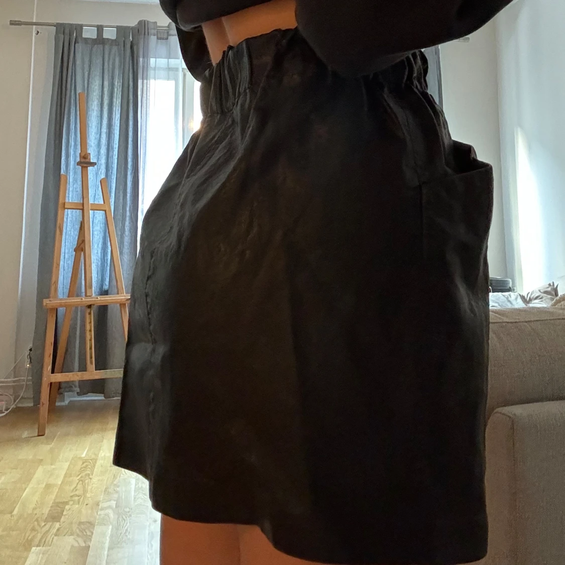 Svart kjol i skinnimitation - 90