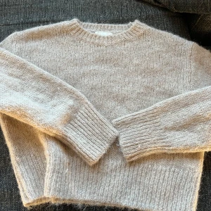 Beige stickad tröja  - Fin beige stickad tröja🩷