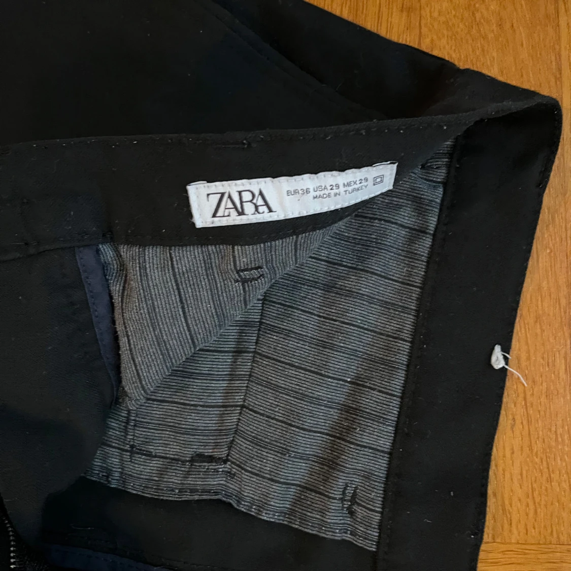 Svarta kostymbyxor  från Zara - 91