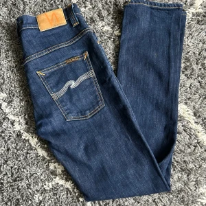 Nudie Jeans - Nudie Jeans av modellen Thin Finn | Storlek: 30/32 - Skicket på jeansen är Mycket bra utan defekter - skulle säga den är nästan Ny utan Prislapp! - Mitt pris: 499 - Nypris: 1599kr