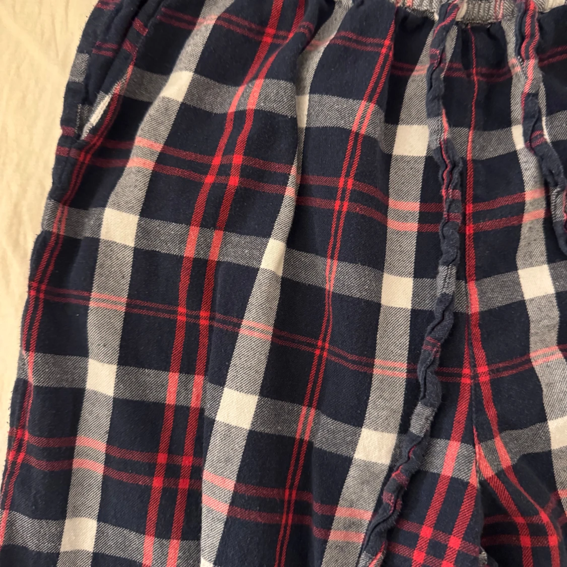 Rutig pyjamasbyxa - 90