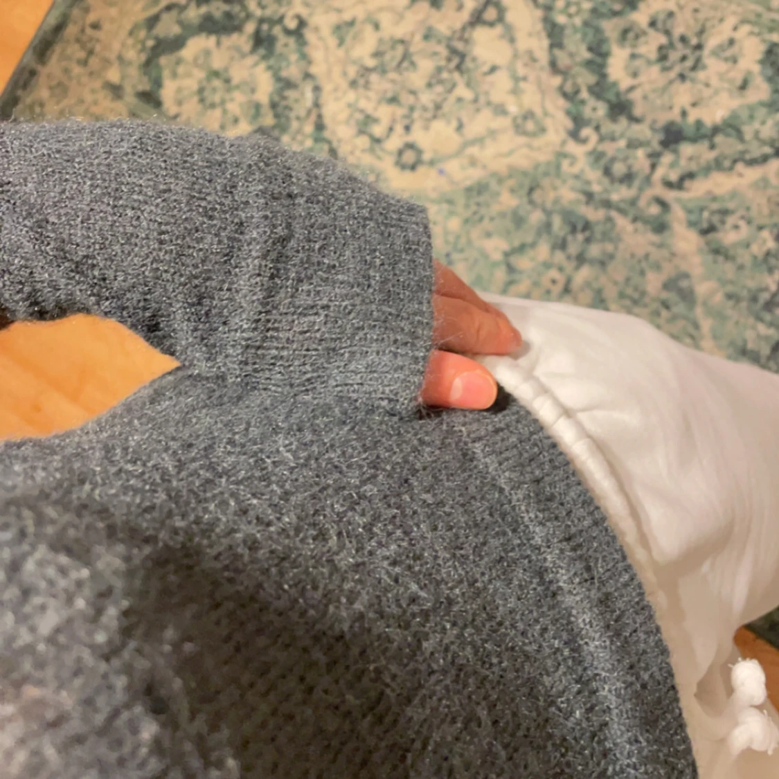 Grå stickad tröja - 92