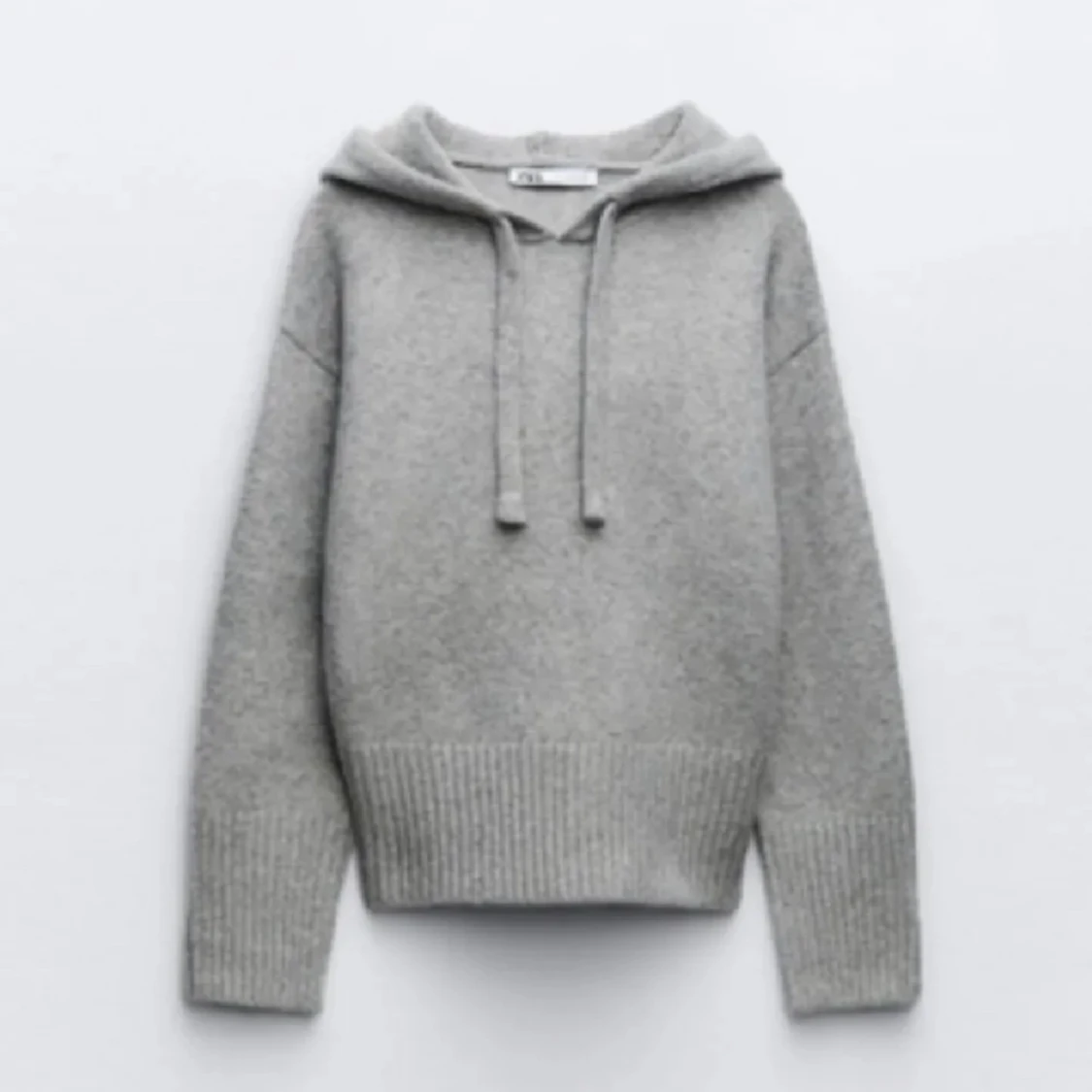 Grå stickad Zara hoodie
