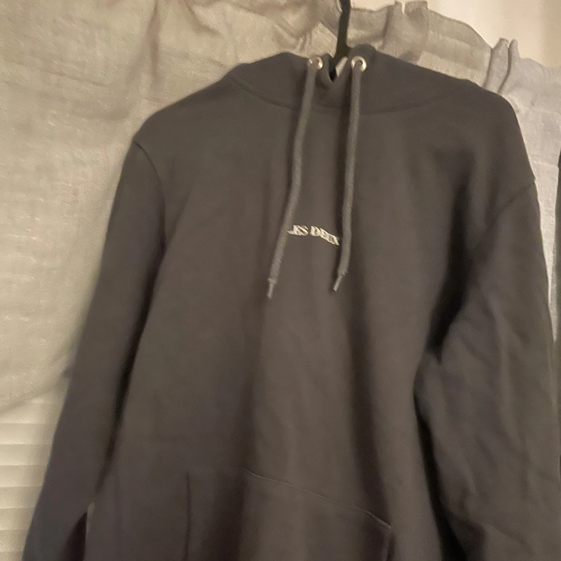 Grå les deux hoodie 