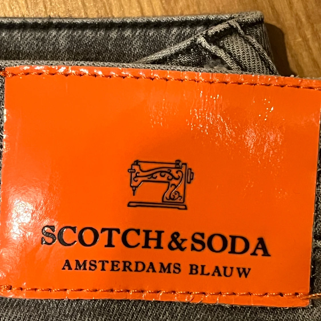 Grå jeans från Scotch & Soda - 93