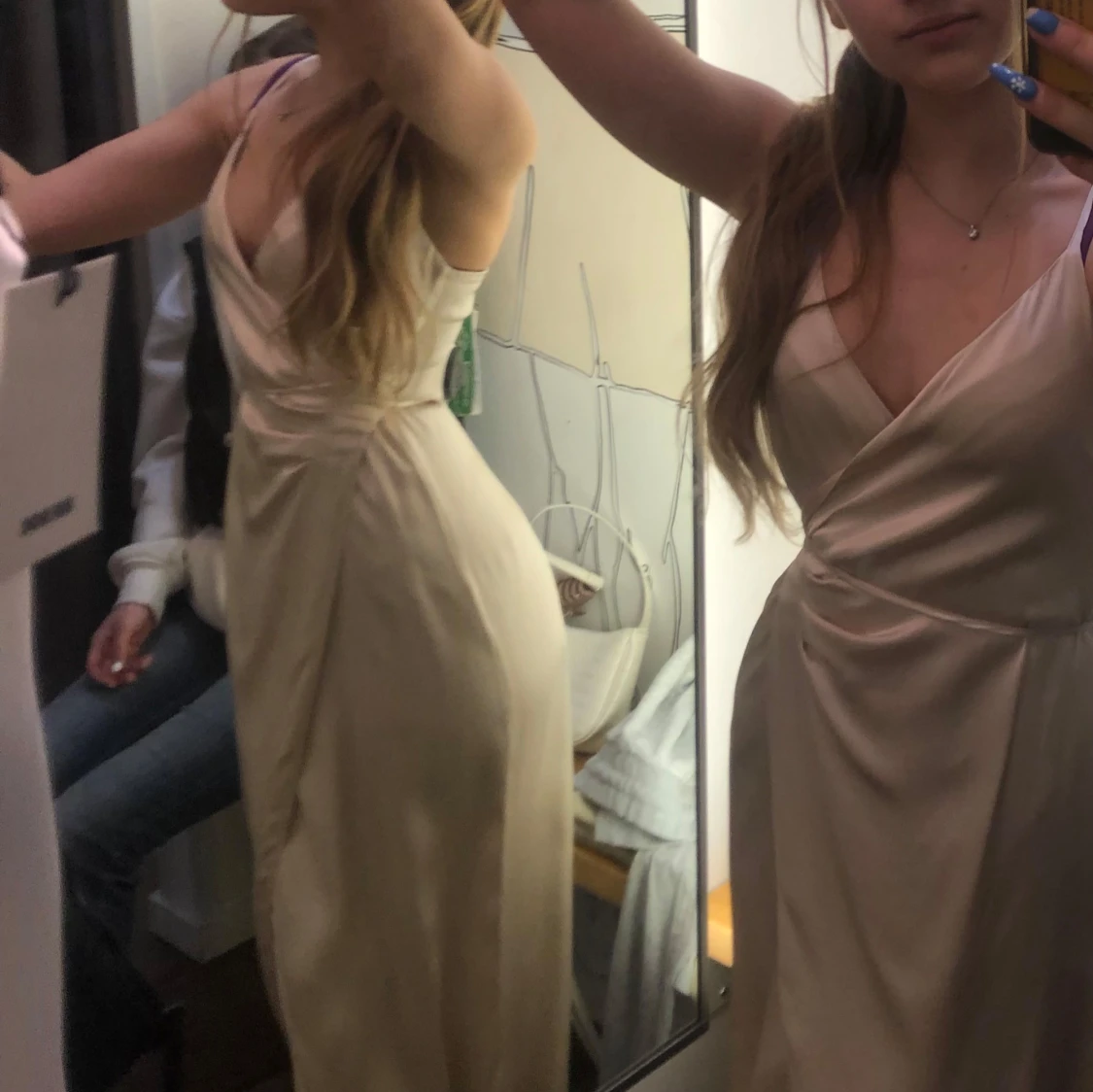 Champagnefärgad långklänning