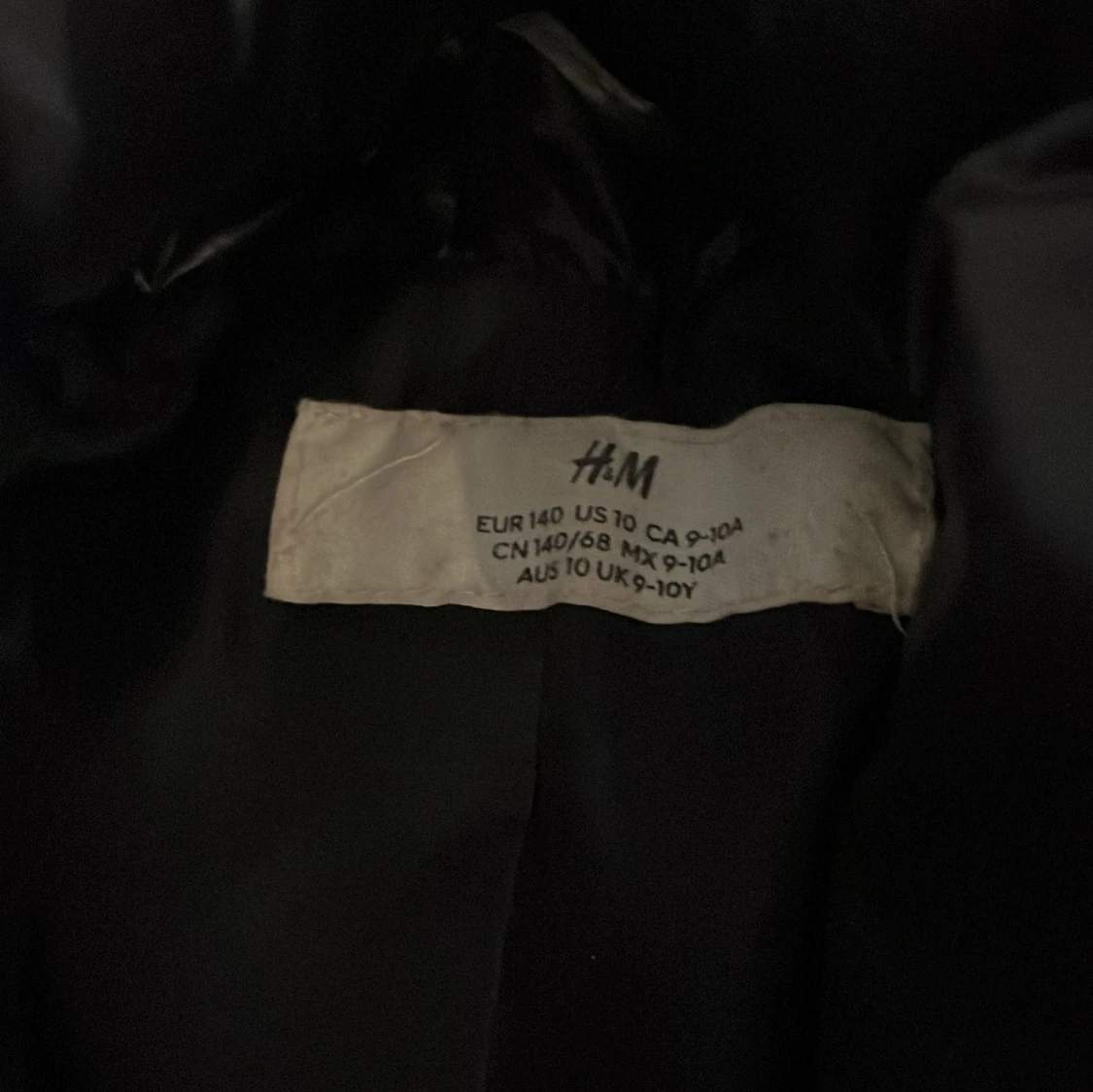 Svart glansigjacka från H&M - 92