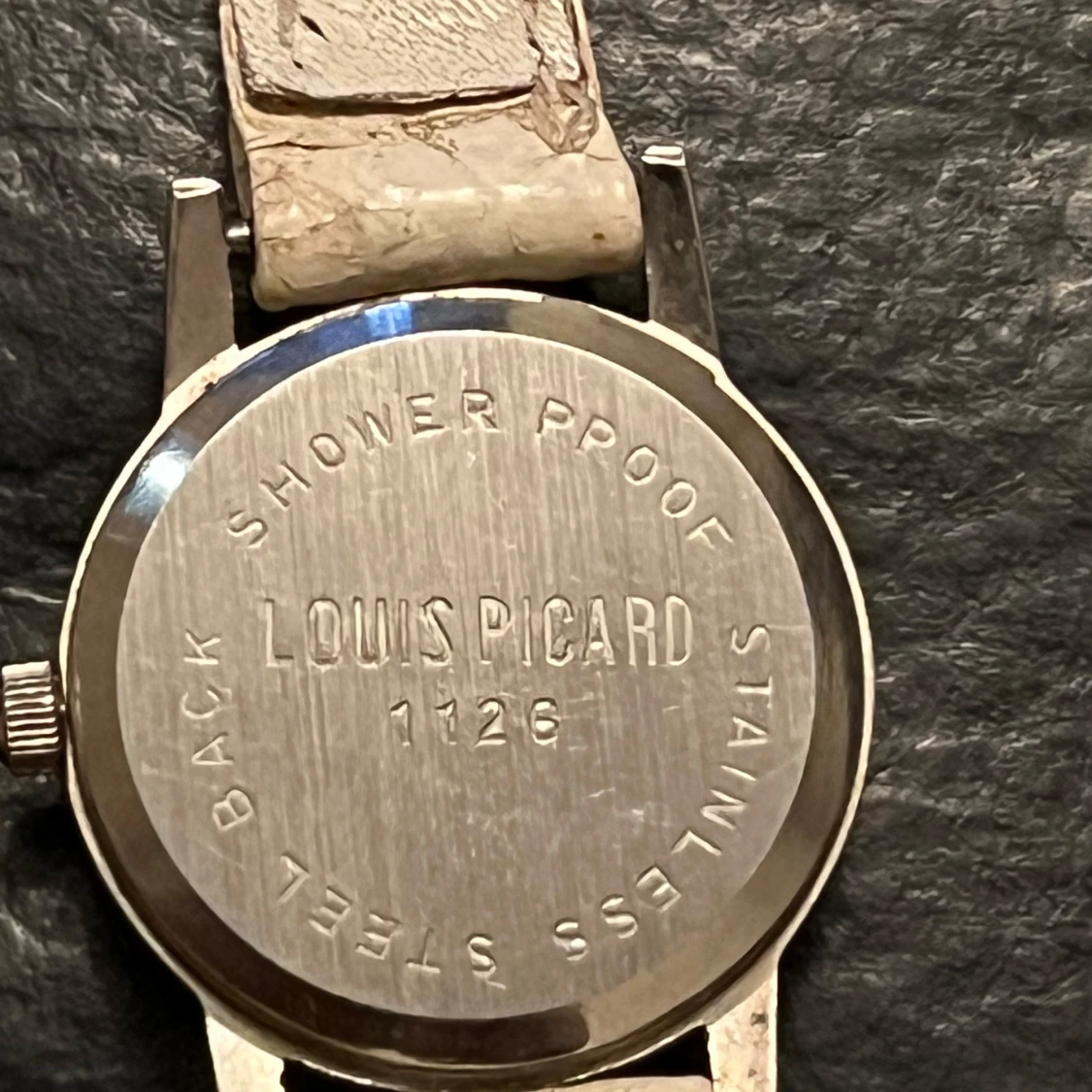 Barnklocka med nallemotiv från Louis Picard - 90