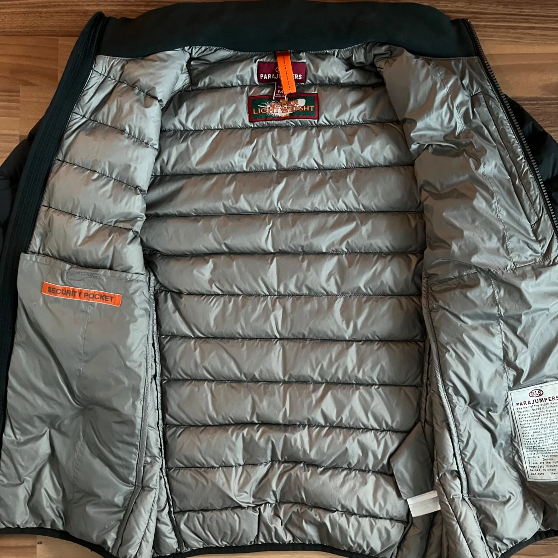 Svart dunjacka från Parajumpers - 91