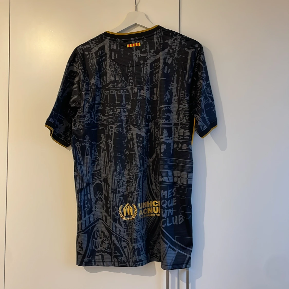Svart och gul FC Barcelona fotbollströja från Nike - 90