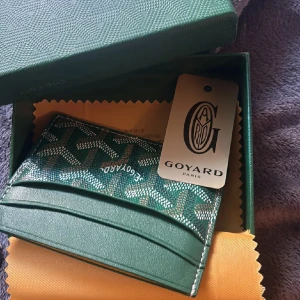 Green wallet - Green wallet  