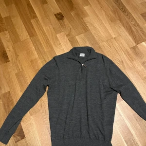 Långärmad kaschmir tröja  - Helt ny nästan oanvänd ny pris 3000