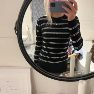 Långärmad tröja - Randig långärmad tröja i fint skick!