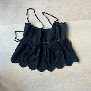 Zara topp - Super gullig svart Zara topp som används fåtal gånger💞 Passar som XS/S