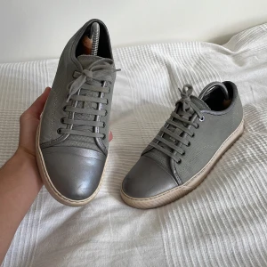 Lanvin skor  - Lanvin captoe skor⚡️skick 8/10.  Storlek 42. Kvitto finns! / Pris: 1250 / Vid övriga frågor är det bara att skriva! 