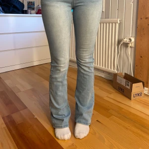 Super bekväma jeans - Säljer jeans i storlek xs super sköna och bekväma. Har även exakt likadan i svarta så skriv om ni skulle va intresserad av dom, kom privat för flera bilder o info.