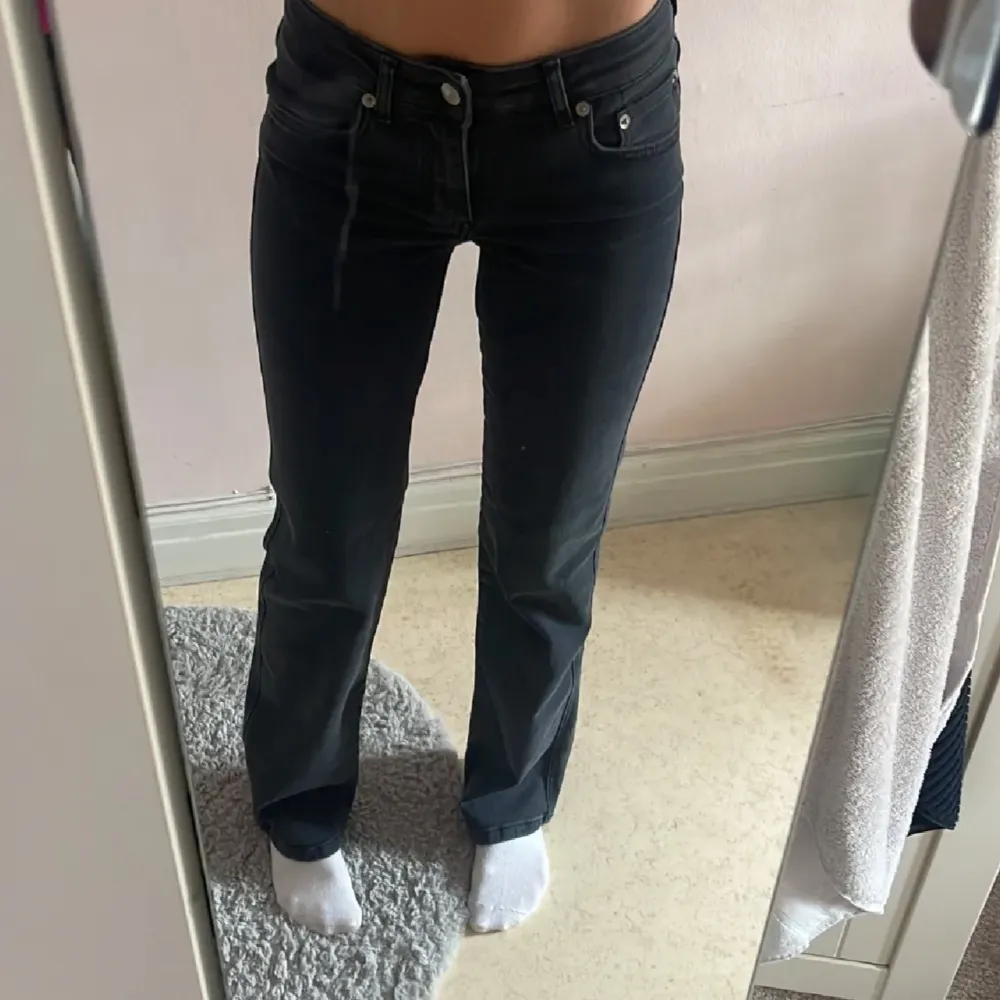 Lager 157 jeans bootcur xs tall, använda 1 gång säljer för passformen e nt min grej🥰🥰 e 170. Jeans & Byxor.