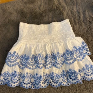 kjol från lindex - använd men inga fläckar 164 men passar xs 