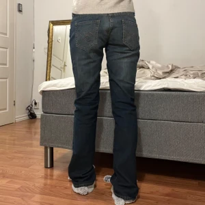 Jeans  - Midjemått 41cm, innerbenslängd 84cm 💞 (checka mina andra jeans😇😇)