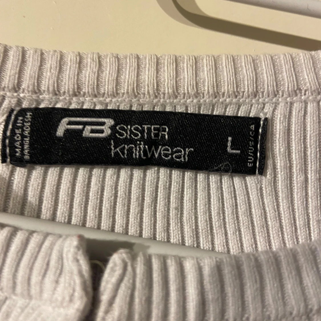 Vit ribbad kofta från FB Sister - 90