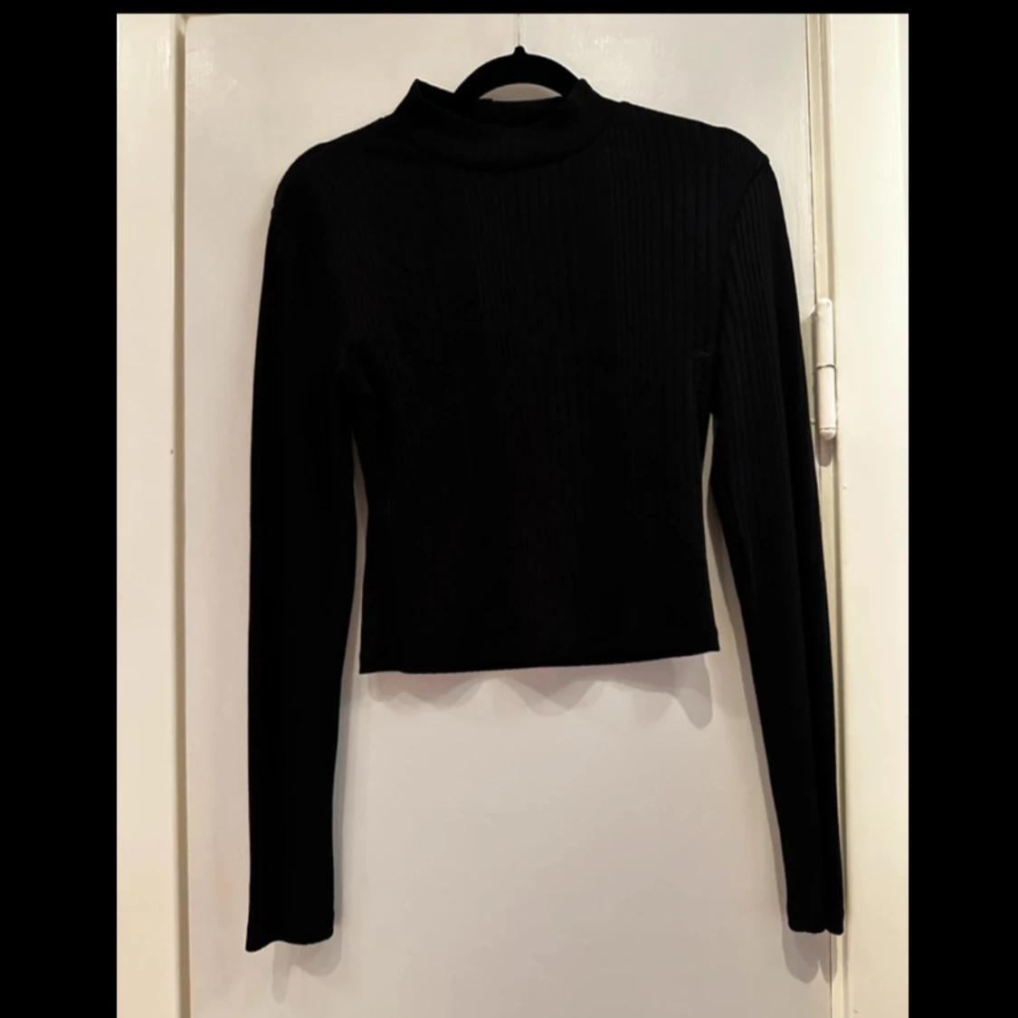 Svart ribbad topp från H&M Divided