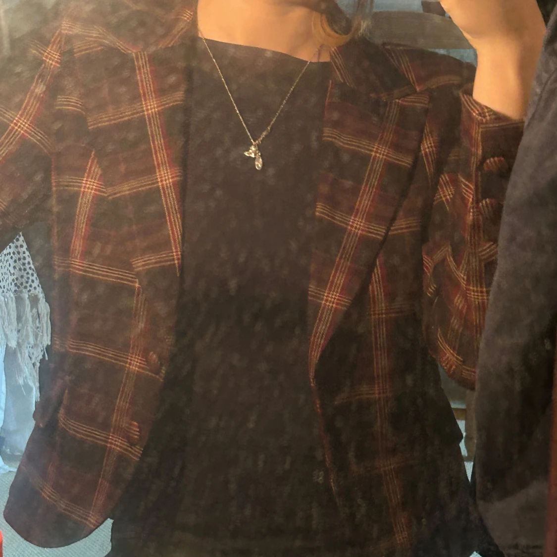 Rutig kavaj i röd och svart