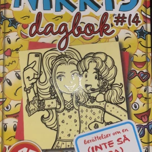 Nikkis dagböcker  - Samling av böcker från serien 'Nikkis dagbok'. Innehåller volymerna #1, #2, #5 och #14. Böckerna är färgglada med illustrationer av karaktärer i olika situationer. Perfekt för ungdomar som gillar humor och dagboksberättelser. 70 kr styck men blir rabatt om köpet går fort