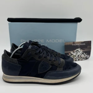 PHILIPPE MODEL TRPZ  - - Philippemodel TRPZ - Skick: 9/10 - Tillbehör: Box & Dustabag & Kort, ALL OG - Storlek 41, sitter mer som 42 - Nypris ca 3700kr - Deluxecloset